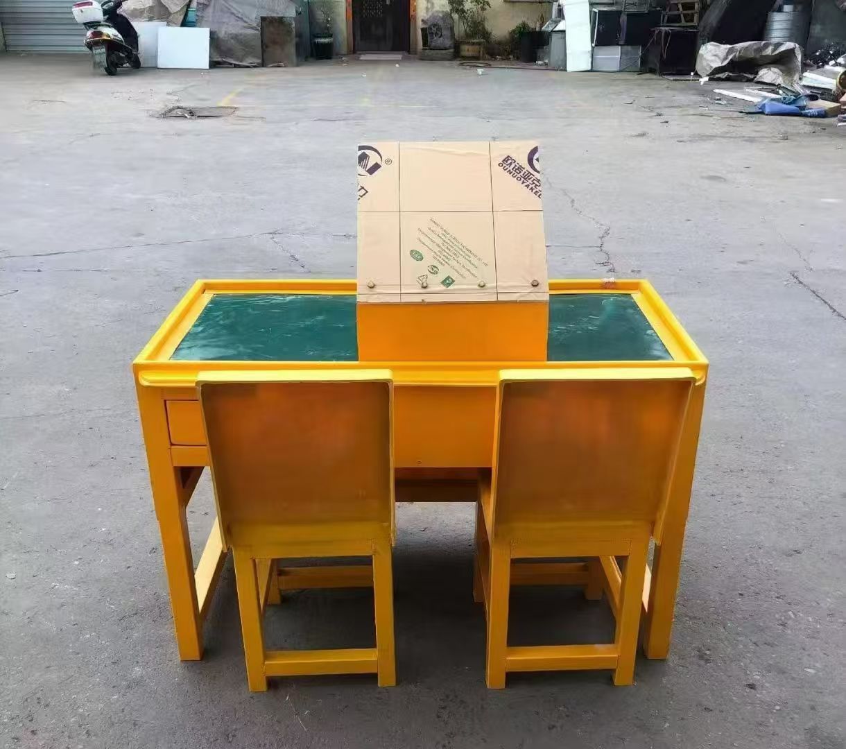 胶州防静电导通桌井下煤矿火工品发放桌：危险品流转的安全守护者